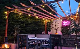 The Chase, Luxury Hot Tub Retreat, Pets Welcomed